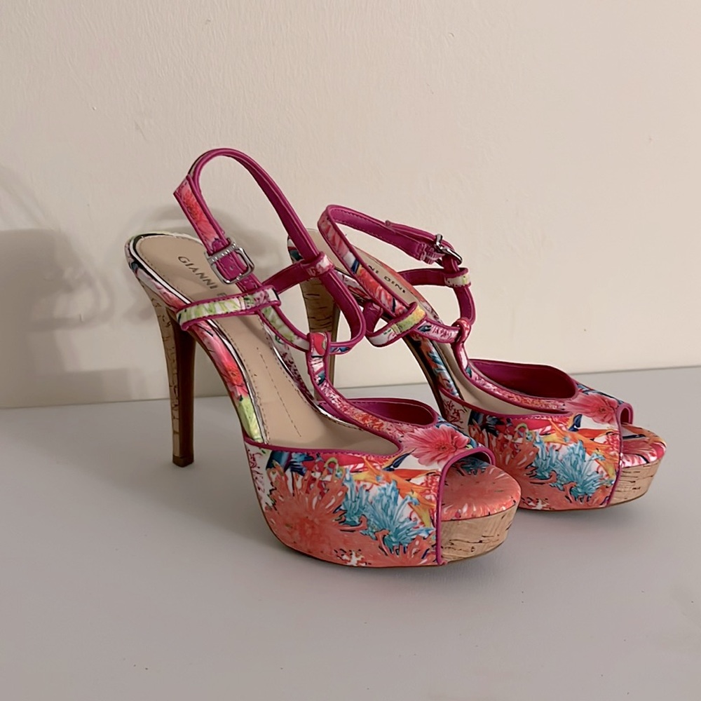Gianni Bini Floral Platform Heels - NWOT